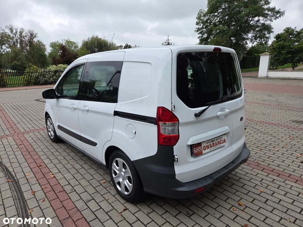 Ford Transit Courier - 4