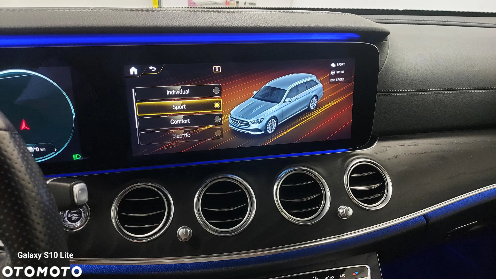 Mercedes-Benz Klasa E 300 de 4Matic T 9G-TRONIC AMG Line - 37