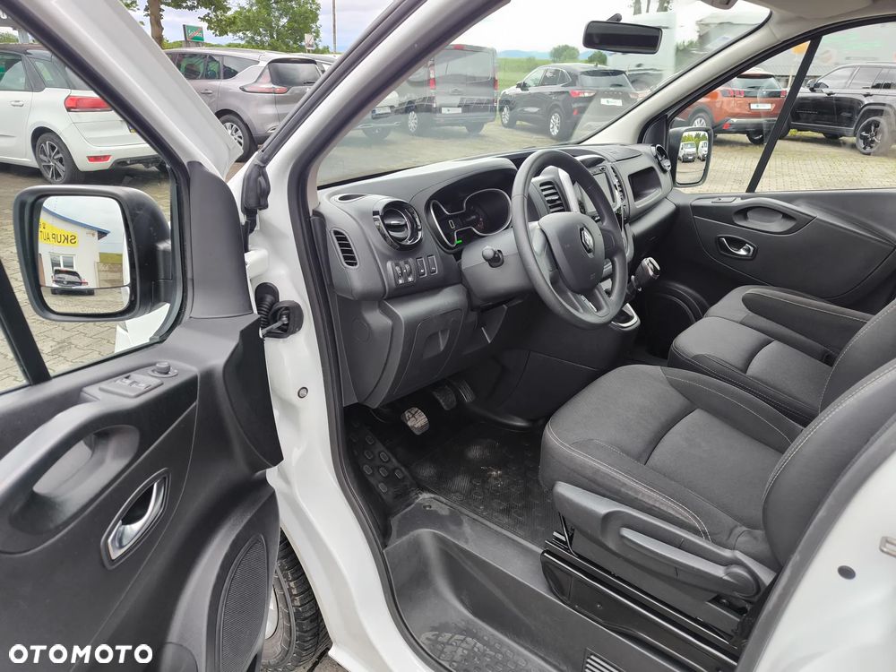 Renault Trafic - 16