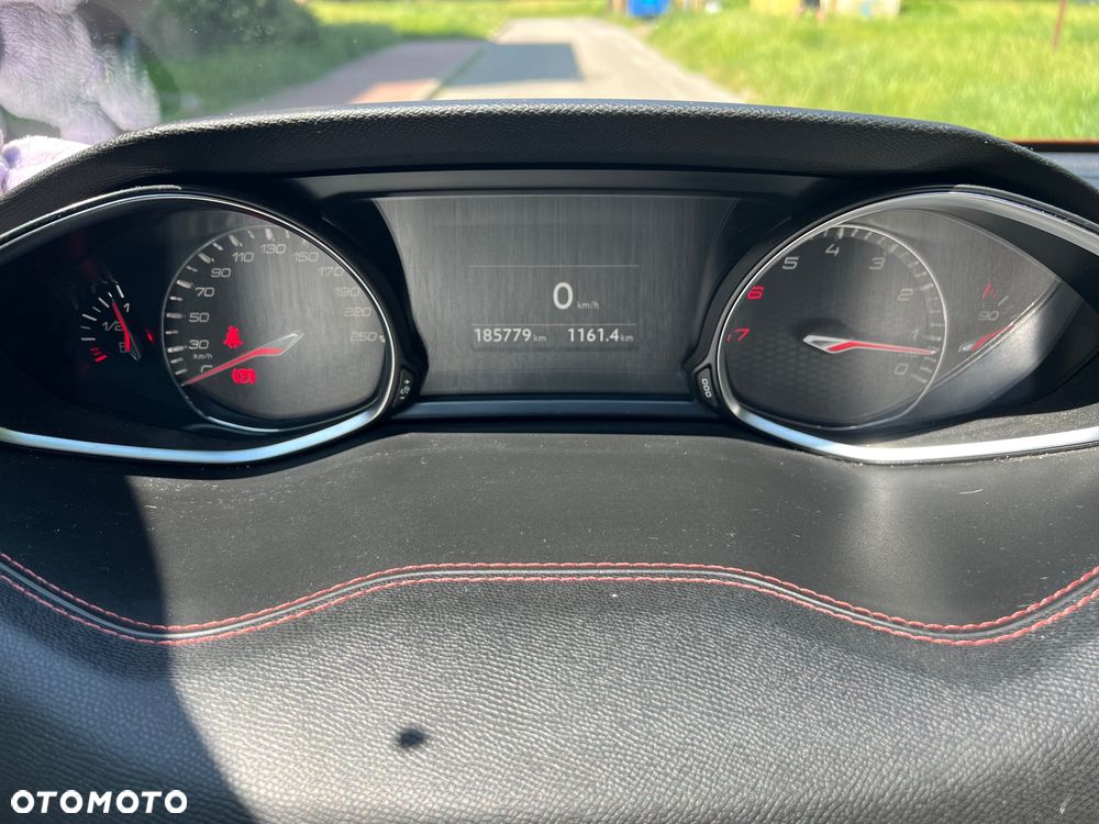 Peugeot 308 1.6 e-THP GTi by Sport S&S - 3