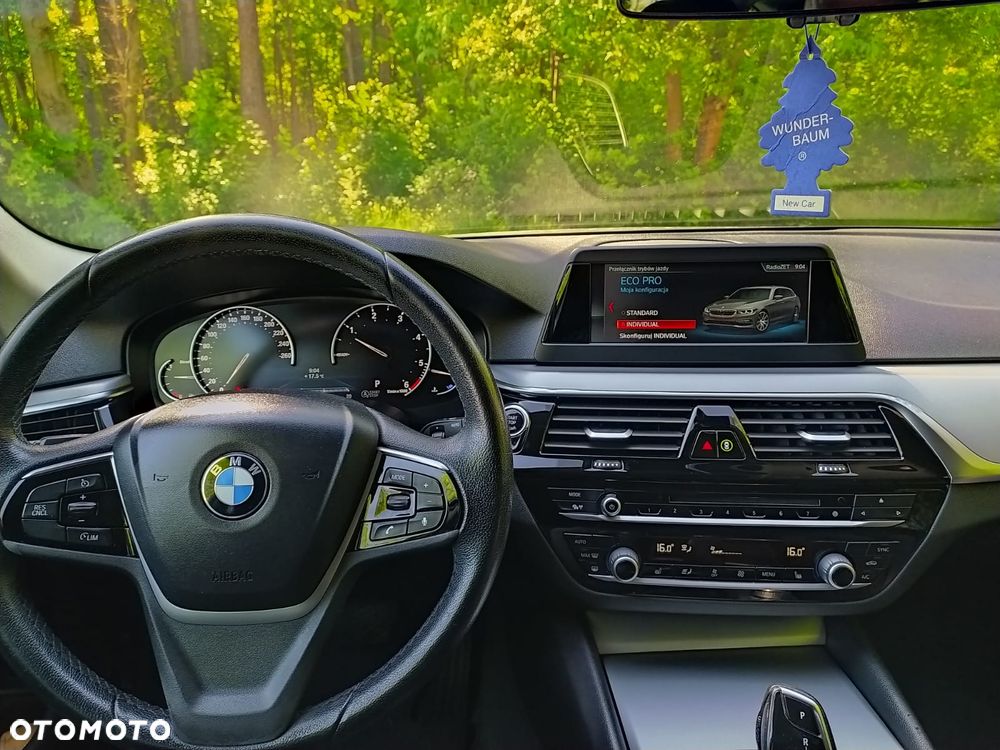 BMW Seria 5 520d Sport - 36