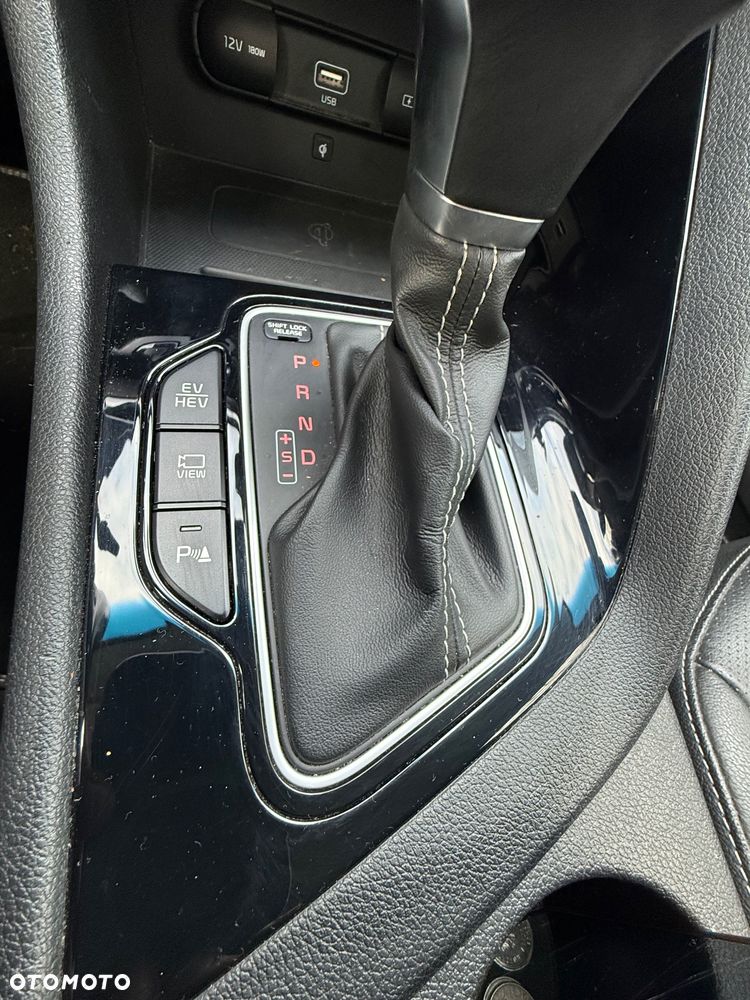 Kia Niro 1.6 GDI PHEV 2WD OPF Edition 7 - 27