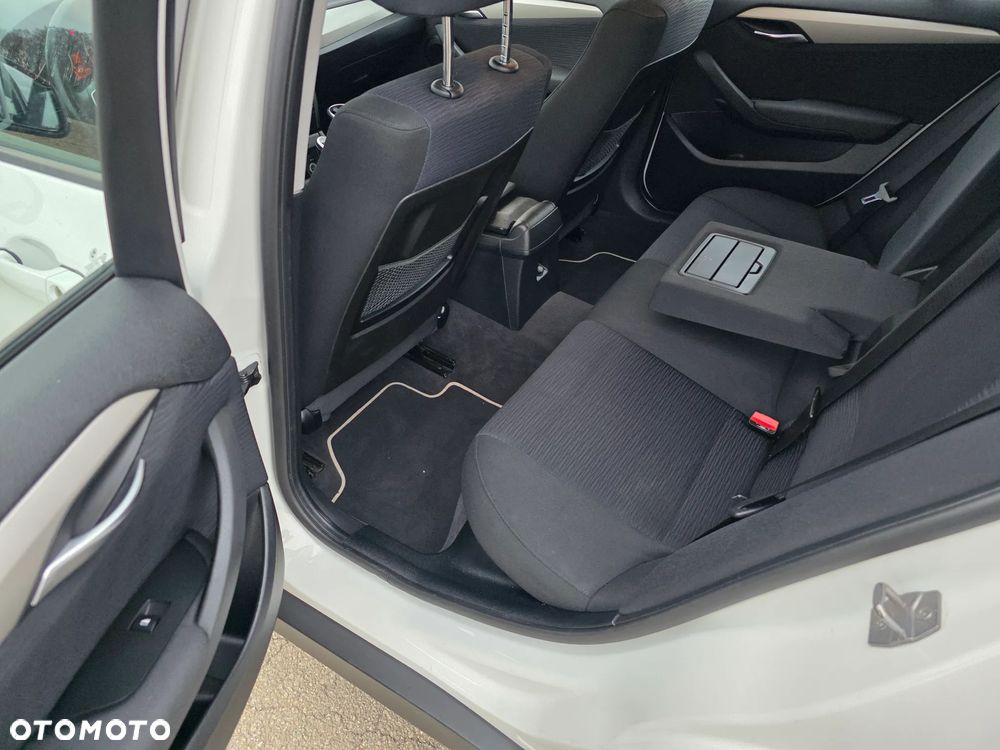 BMW X1 sDrive18d xLine - 15