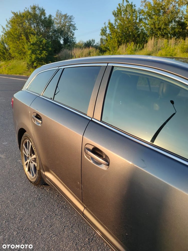 Toyota Avensis 2.0 D-4D Premium - 27