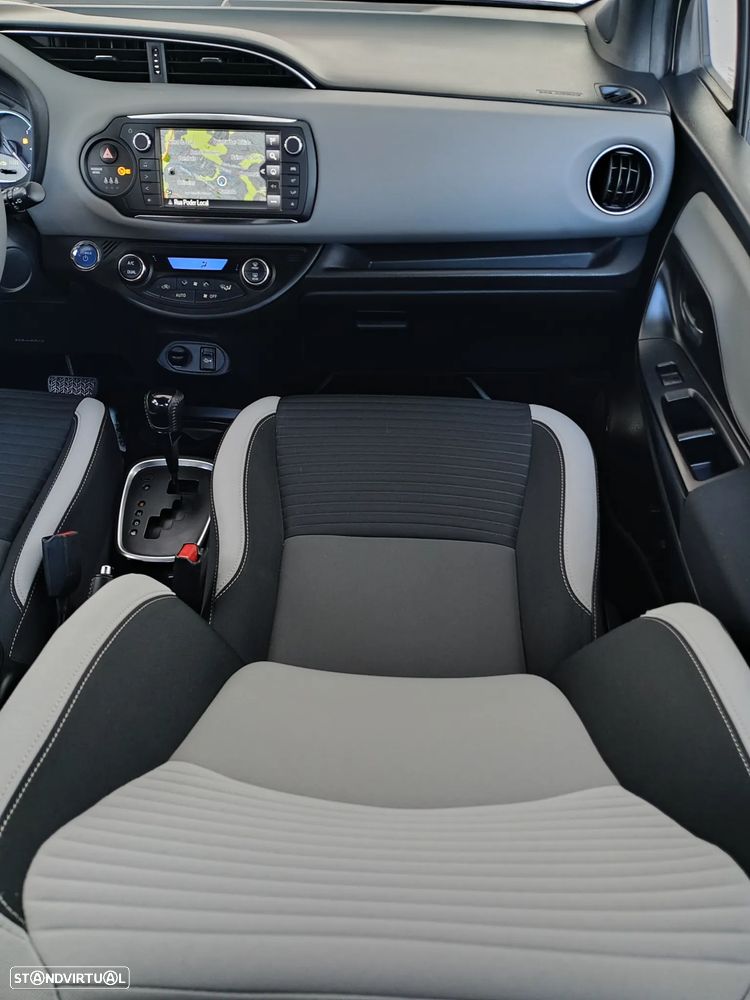 Toyota Yaris 1.5 HSD Comfort +P.Style+P.Techno — fotografia 58