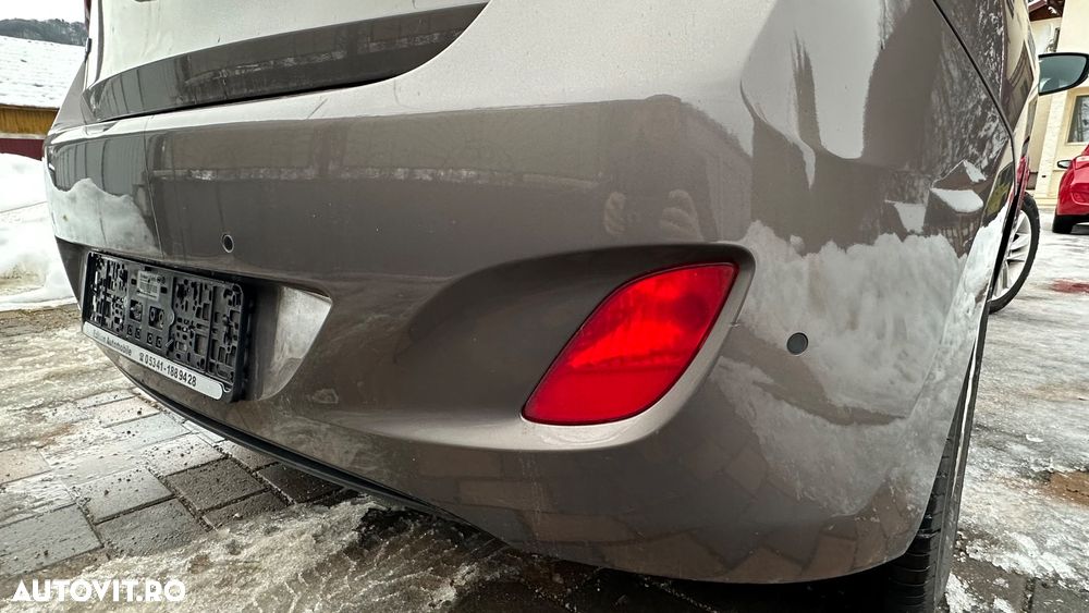 Hyundai i30 i30cw 1.6 CRDi Style - 19