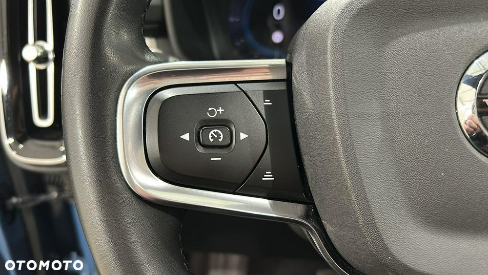 Volvo XC 40 B3 Core - 23