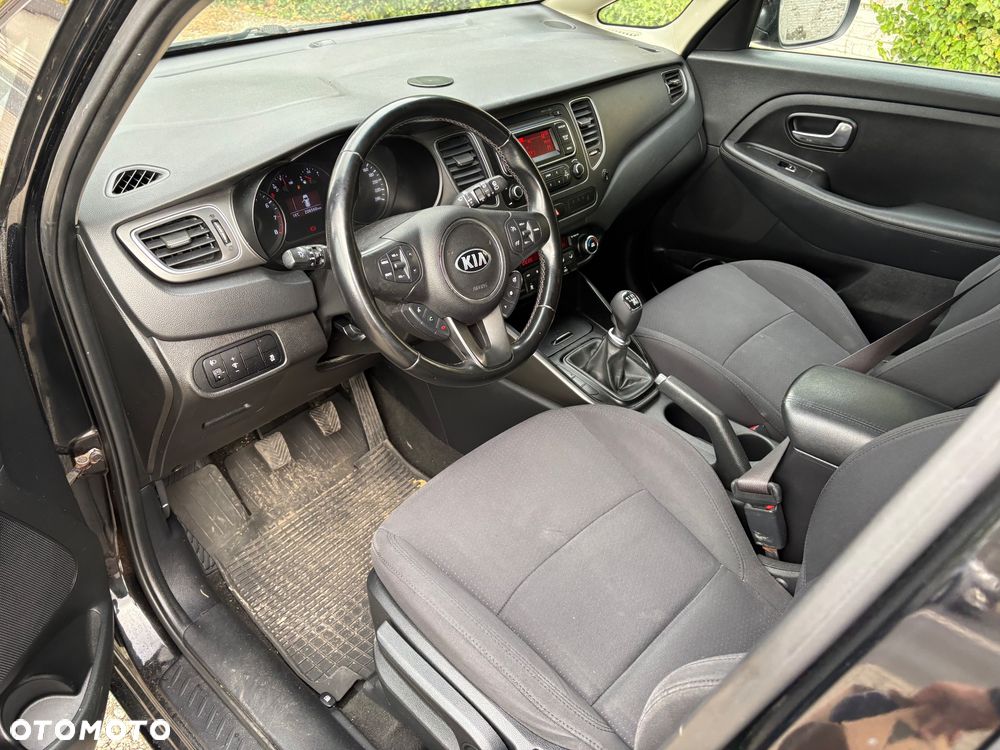 Kia Carens - 15
