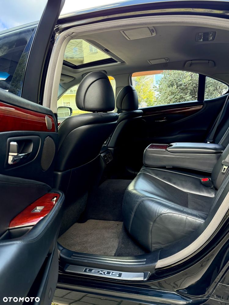 Lexus LS 460 Dynamic Line - 10