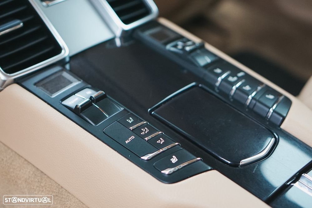 Porsche Panamera Platinum Edition - 17