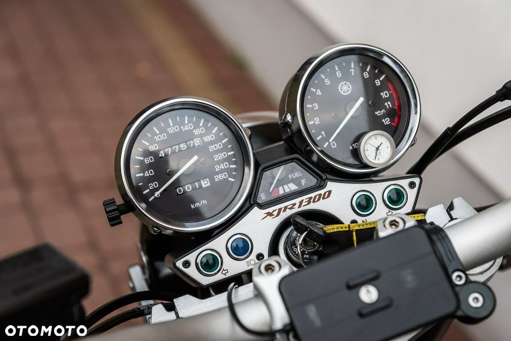 Yamaha XJR - 9