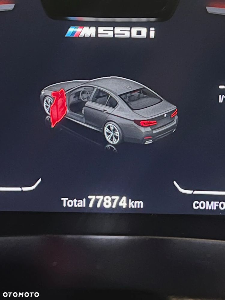 BMW Seria 5 M550i xDrive - 9