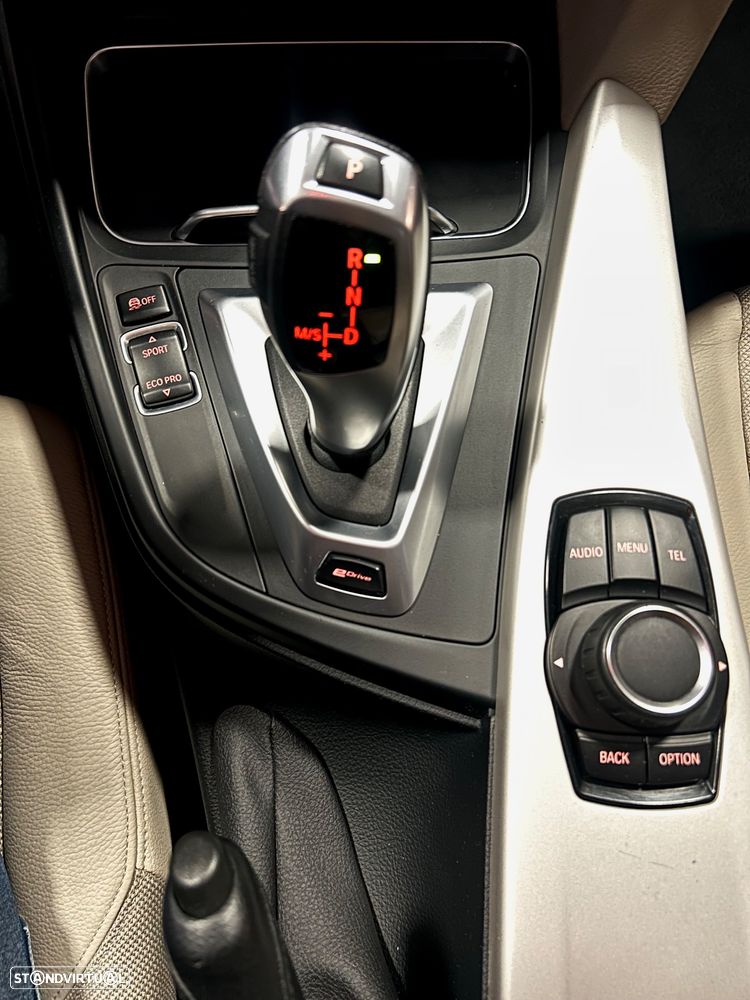 BMW 330 e iPerformance Line Luxury - 15