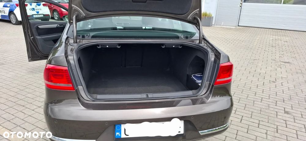 Volkswagen Passat 2.0 TDI Perfectline R-Style DSG - 2