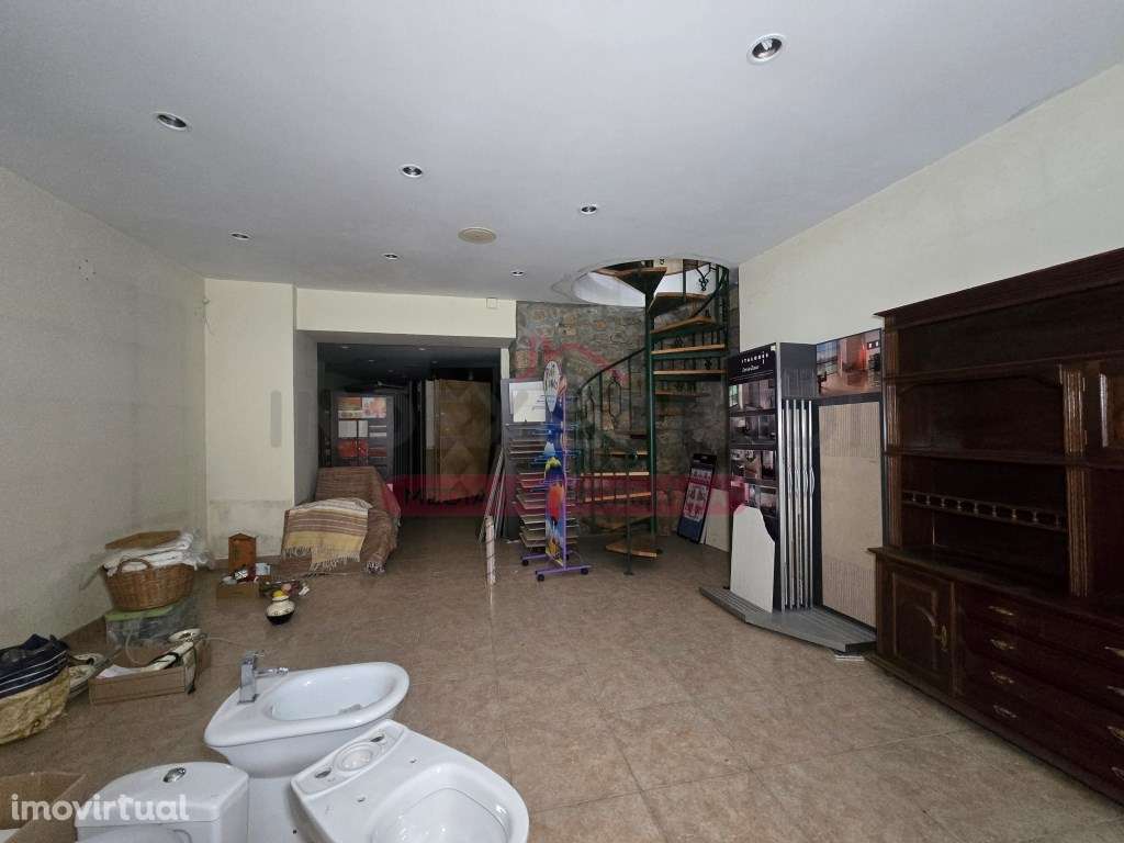 Prédio com varias frações Autónomas - Venda Judicial - Guarda - Grande imagem: 4/55