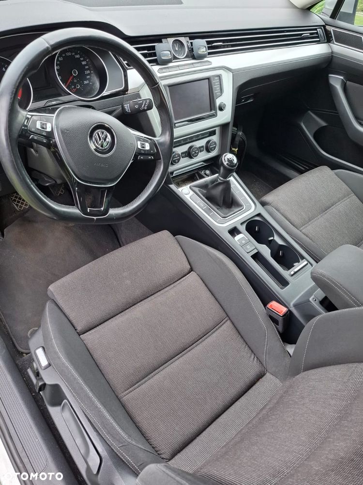 Volkswagen Passat 1.6 TDI BMT Comfortline - 6