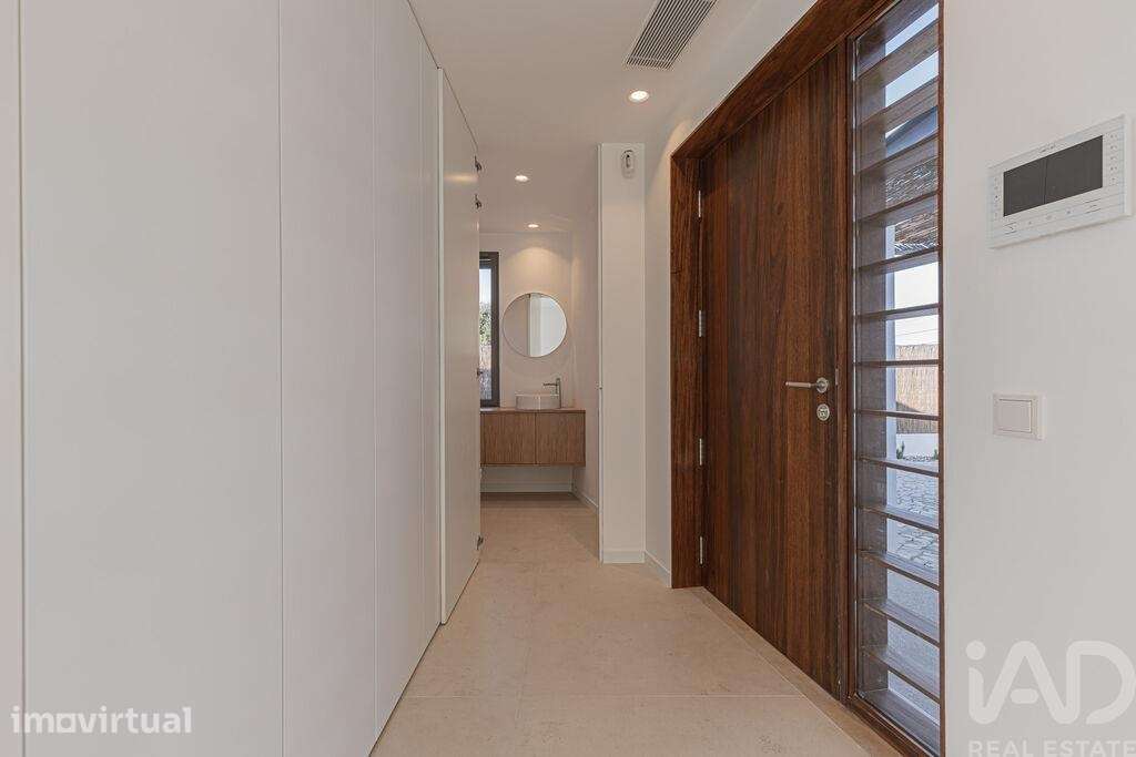 Casa / Villa T4 em Charneca de Caparica e Sobreda - Grande imagem: 5/23