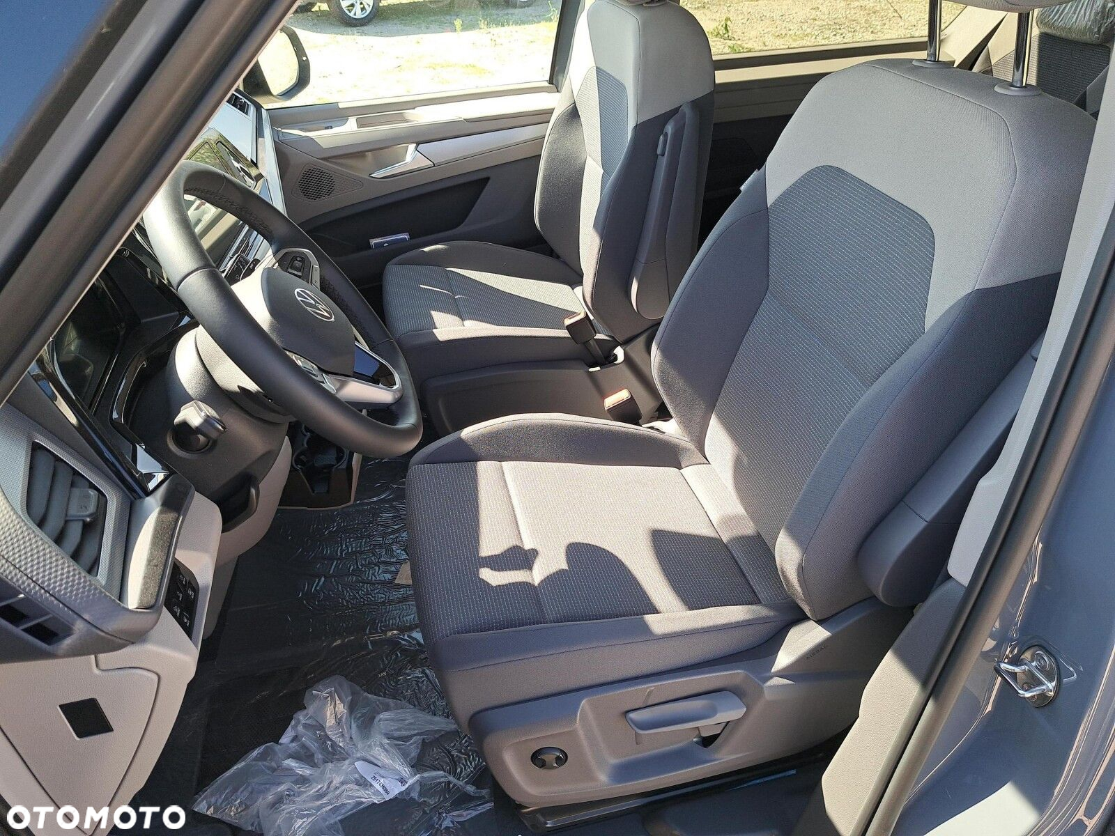 Volkswagen multivan Family L2 silnik: 2,0 l TDI SCR 150 KM / skrzynia biegów: 7-biegowa DSG rozstaw osi: 3124 mm - 12