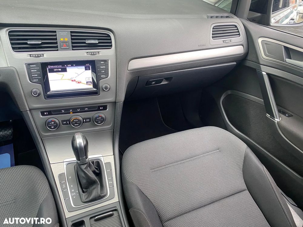 Volkswagen Golf - 16