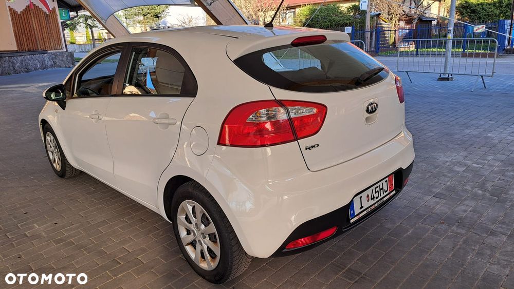 Kia Rio 1.2 Attract - 4