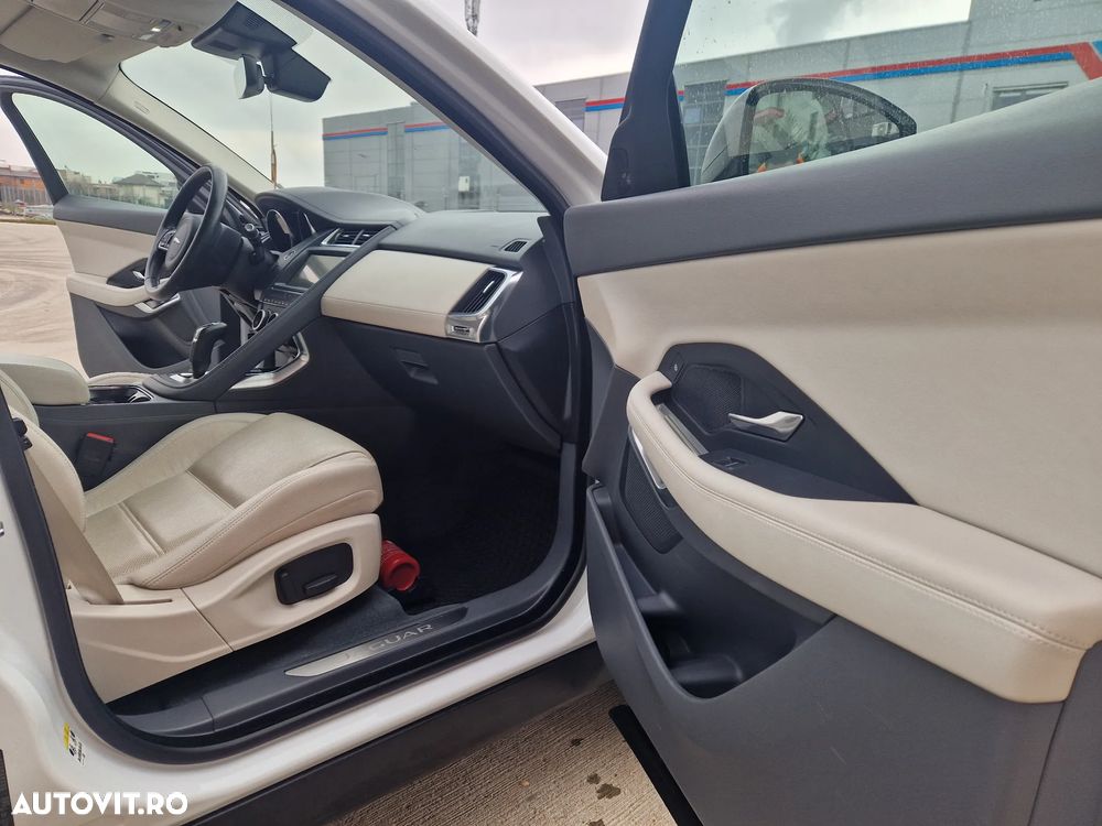 Jaguar E-Pace D150 AWD Base - 13