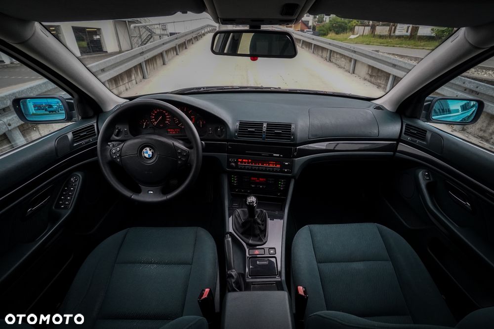 BMW Seria 5 525i - 13