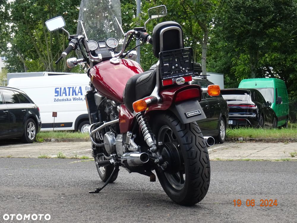 Honda VF - 18