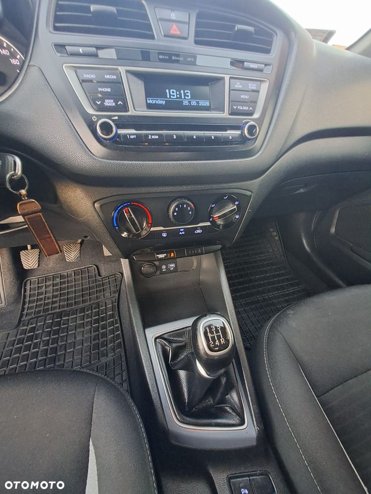 Hyundai i20 1.2 Elegant - 11