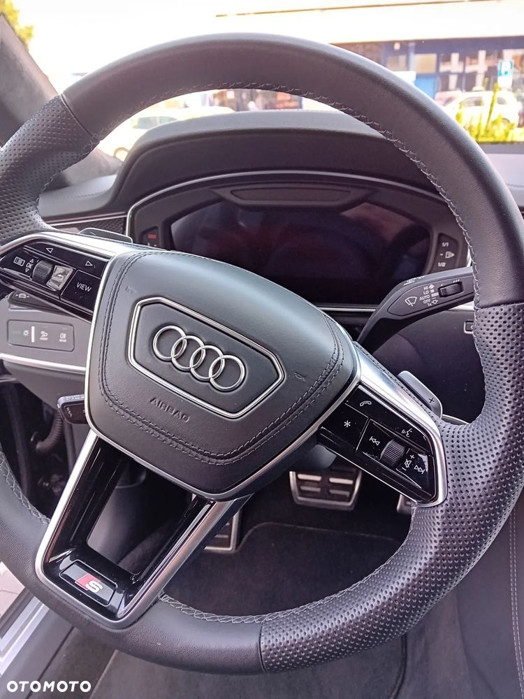 Audi S8 - 11