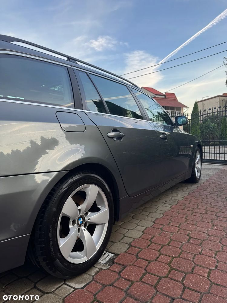 BMW Seria 5 525i Touring - 15