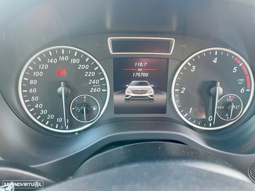 Mercedes-Benz A 180 CDI (BlueEFFICIENCY) Urban - 9