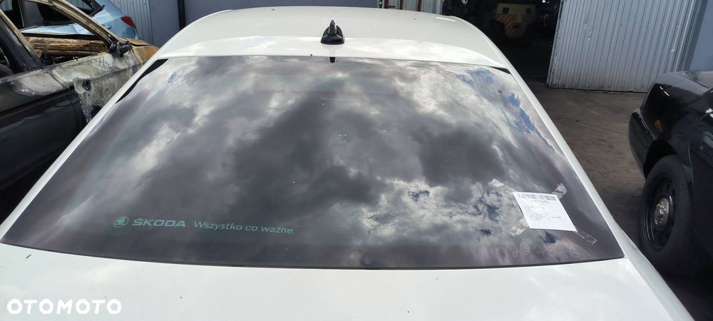 SZYBA TYŁ SKODA OCTAVIA IV HATCHBACK - 1
