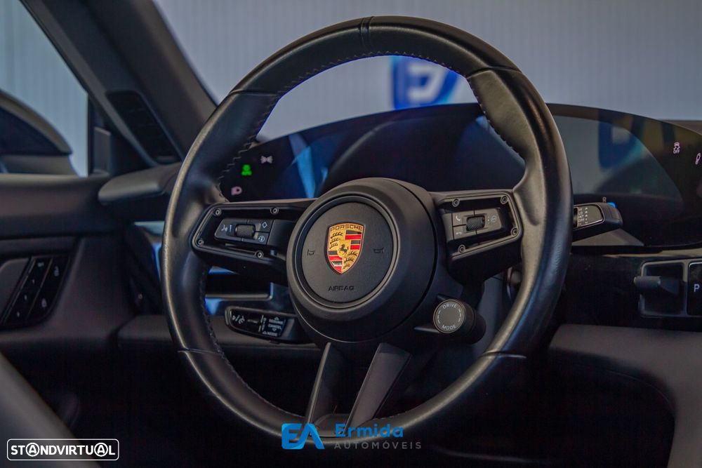 Porsche Taycan - 22