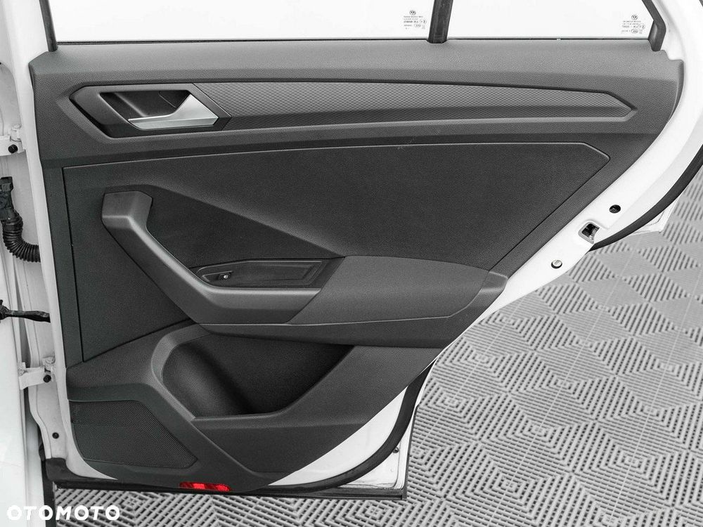 Volkswagen T-Roc 1.5 TSI Life - 25