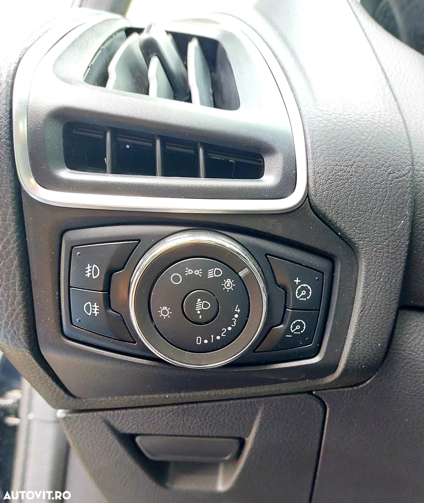 Ford Focus 1.6 Ecoboost Start Stop Titanium - 24