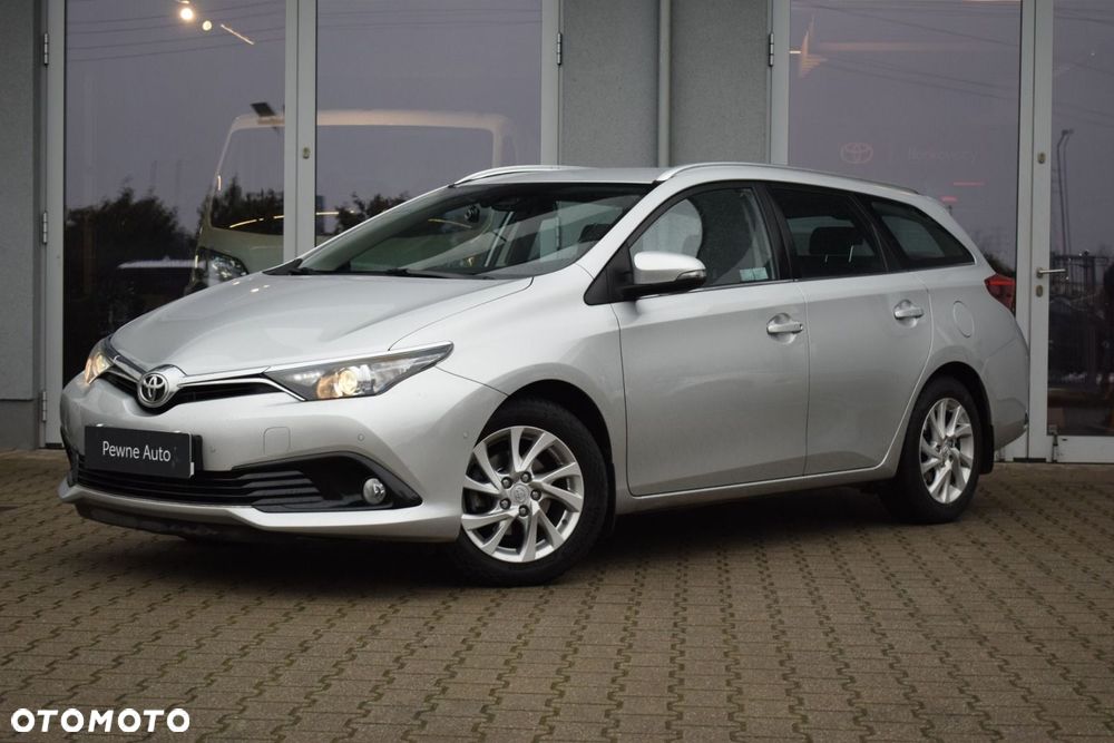 Toyota Auris - 1