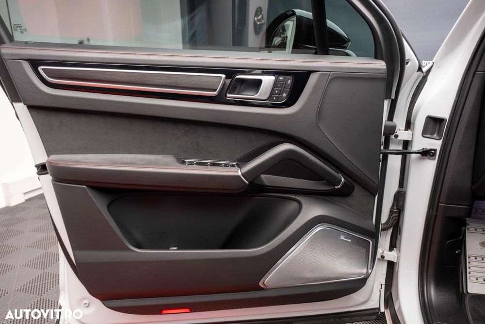 Porsche Cayenne GTS Tiptronic S - 39