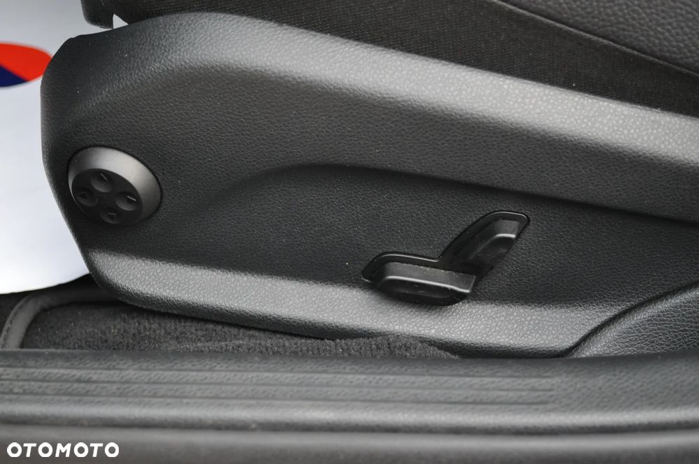 Mercedes-Benz Klasa C 180 7G-TRONIC Avantgarde - 22