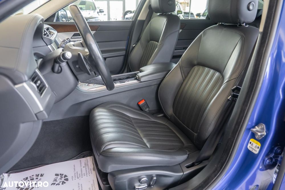 Jaguar XF 20d AWD Prestige - 28