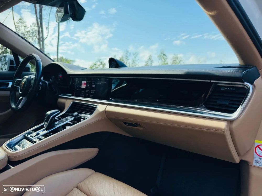 Porsche Panamera Sport Turismo 4 E-Hybrid - 53