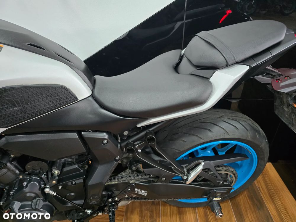Yamaha MT - 24