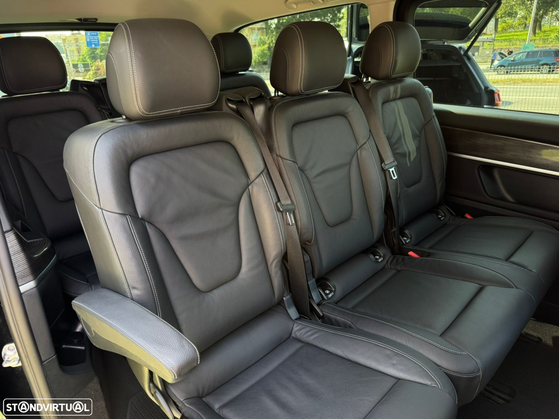 Mercedes-Benz V 300 d Longo Avantgarde - 21
