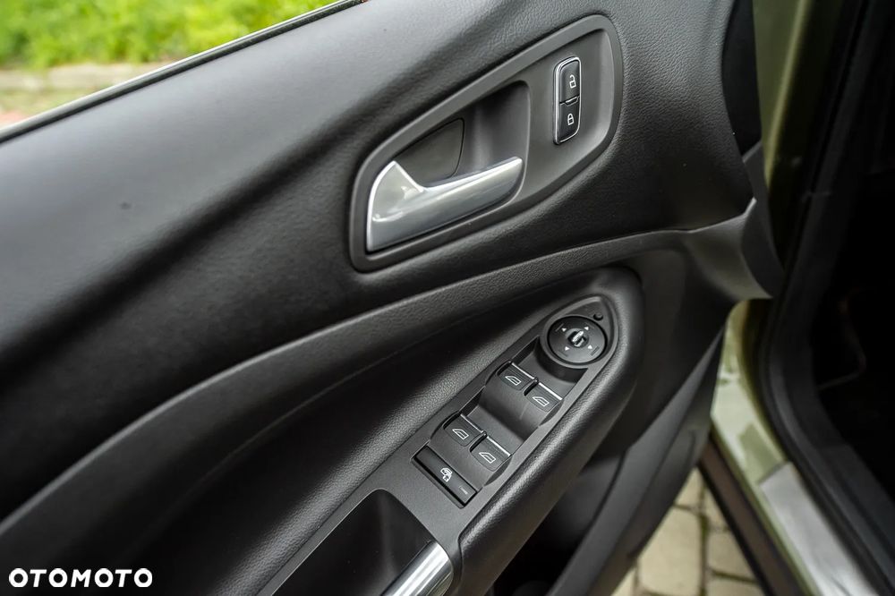 Ford Kuga 2.0 TDCi 4x4 Titanium - 27