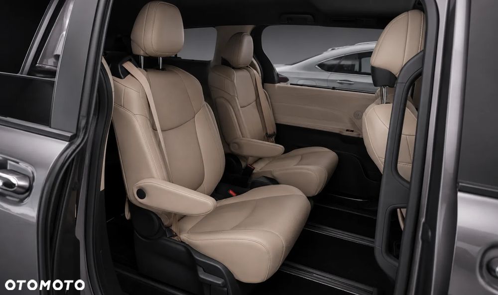 Toyota Sienna - 13