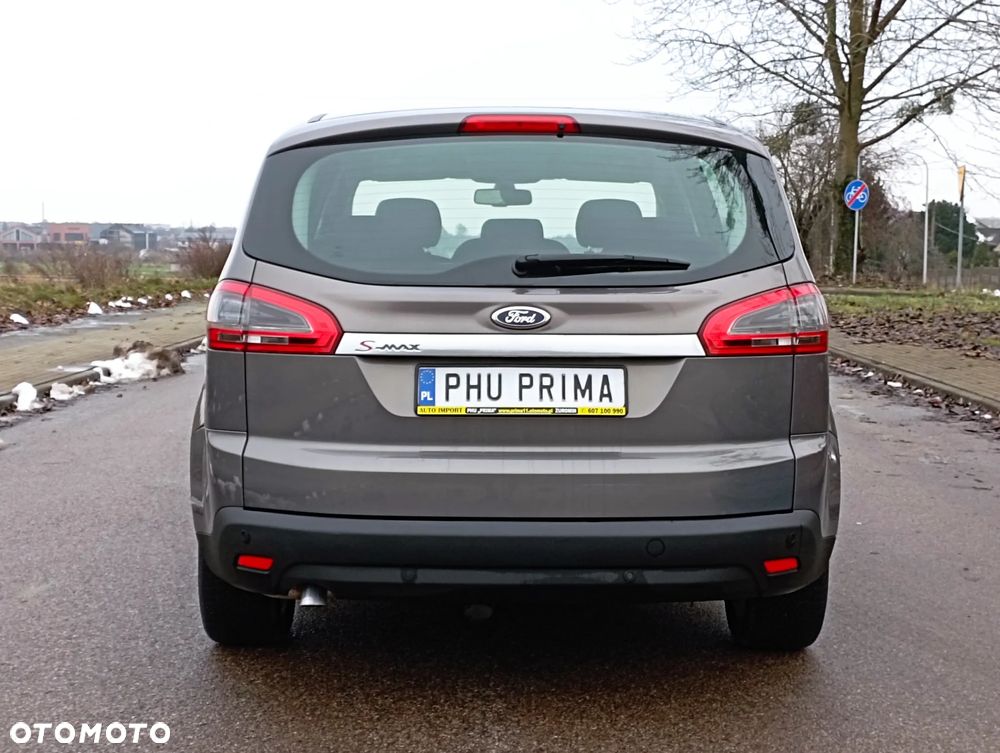 Ford S-Max - 12