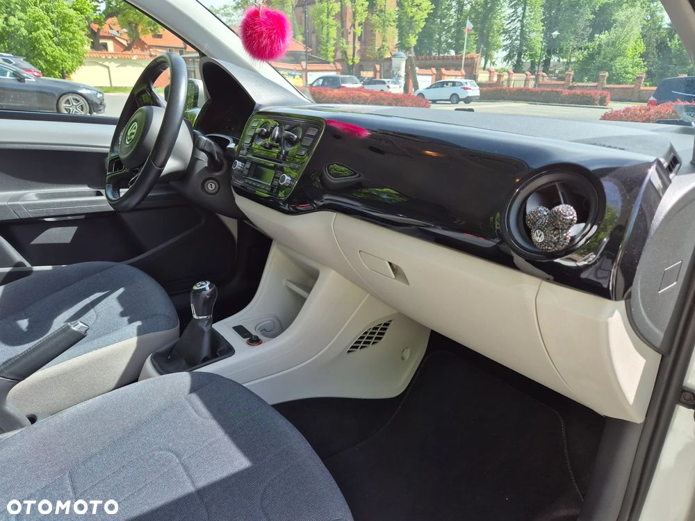 Volkswagen up! BlueMotion Technology move - 15