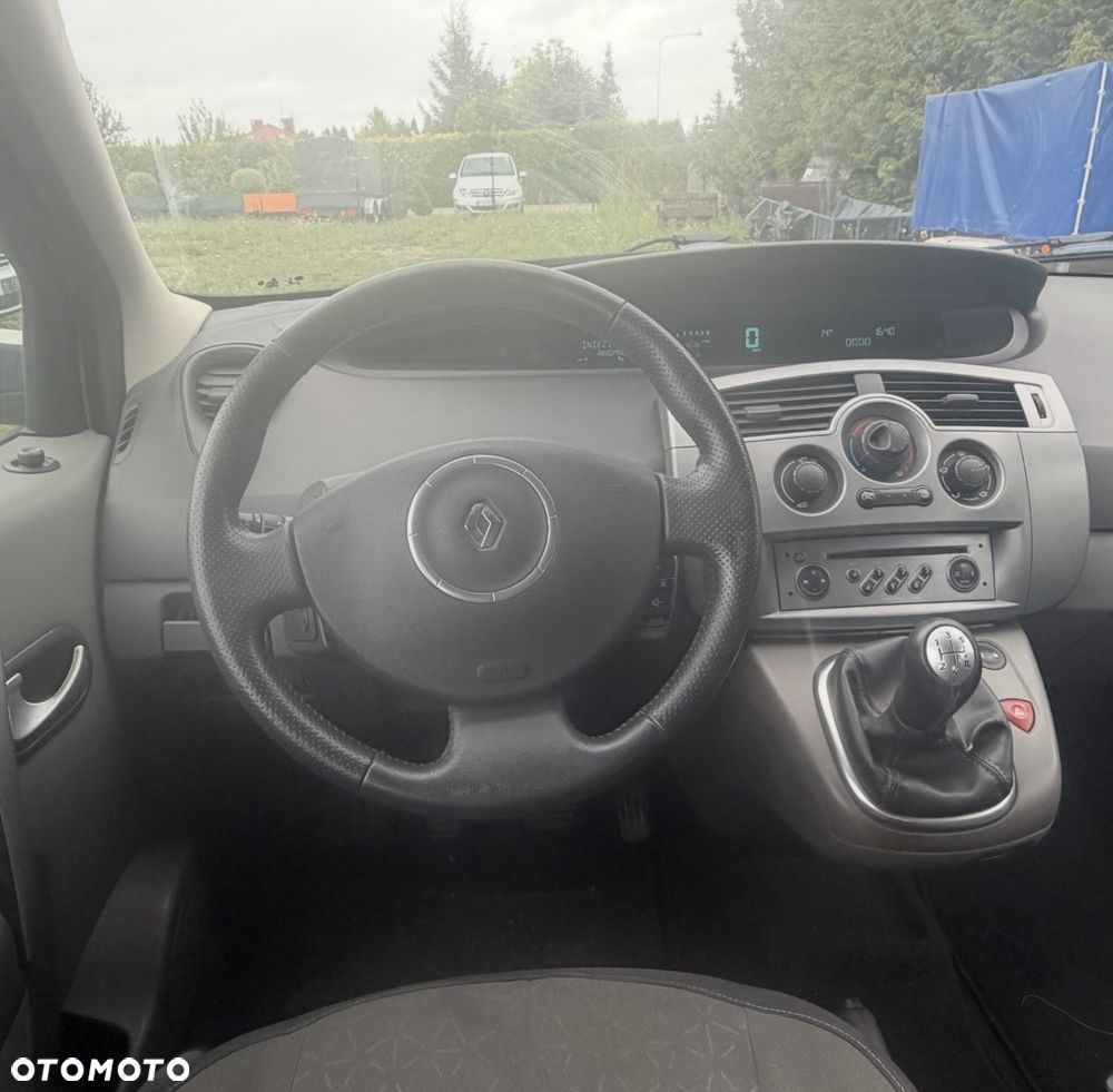 Renault Scenic 1.6 16V 110 Dynamique - 12