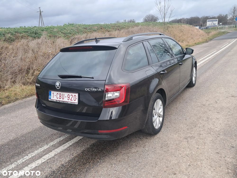 Skoda Octavia 1.6 TDI Premium Edition - 16