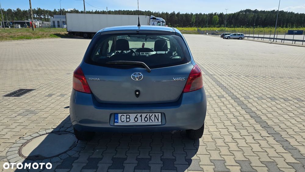 Toyota Yaris - 8