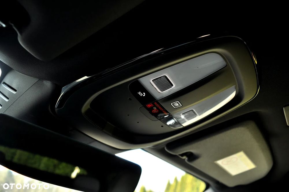 Volvo XC 60 B4 D Ultimate Dark - 28